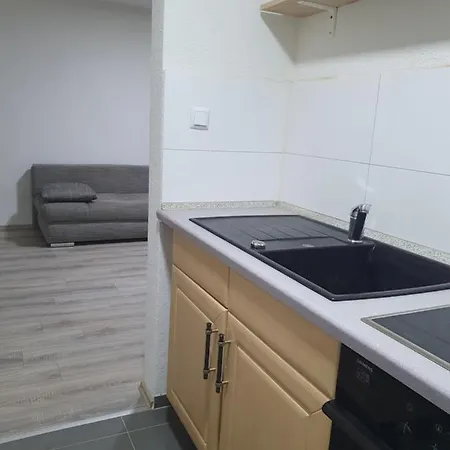 Flora Three דירה