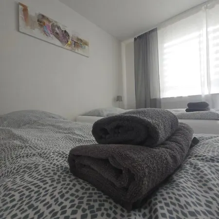 Flora Business Mit Balkon Apartamento Duisburg