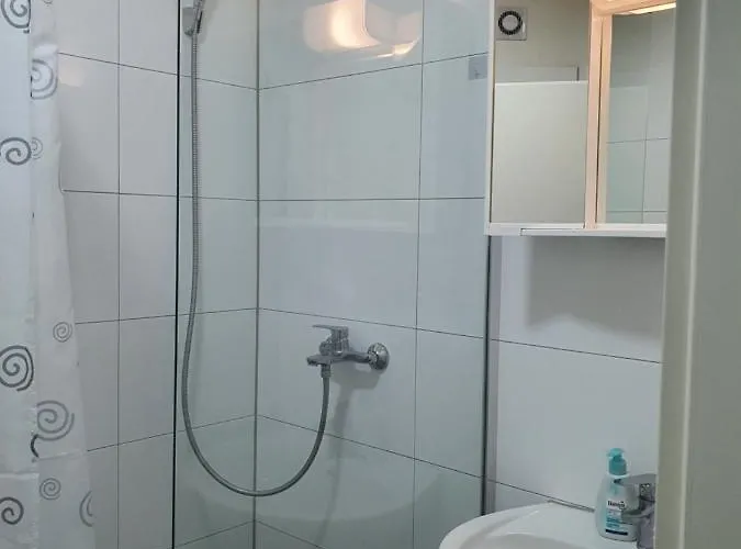 Flora Business Mit Balkon *