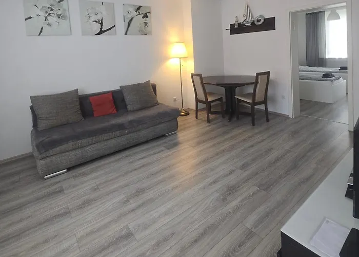 Flora Business Mit Balkon דיסבורג